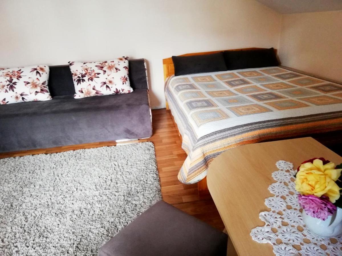 Къща За Гости Стойнови Pavel Banya Ngoại thất bức ảnh